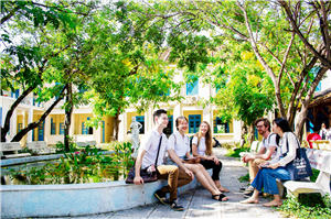 Dưới tán cây - Đào Ngọc Ánh